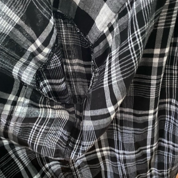 Women’s Express Tunic Style Plaid Button Down Top Size Small - Picture 5 of 6